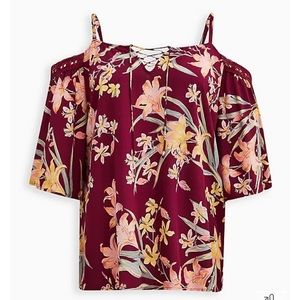 NEW TORRID CHALLIS CROCHET TRIM COLD LACE-UP SHOULDER, size 1x